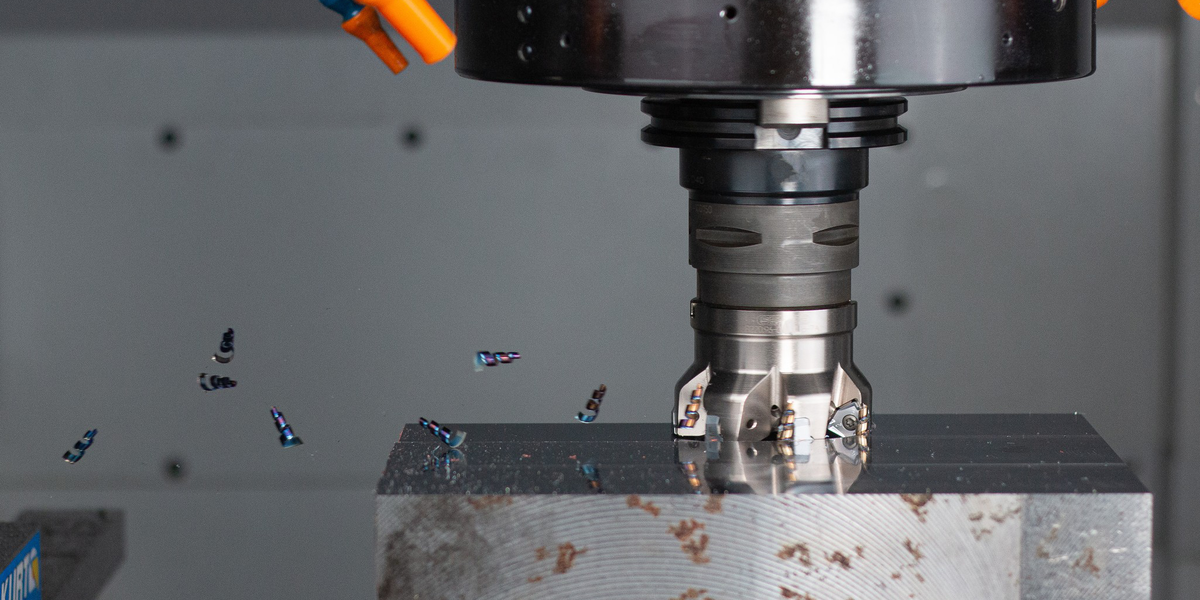 Square shoulder milling application