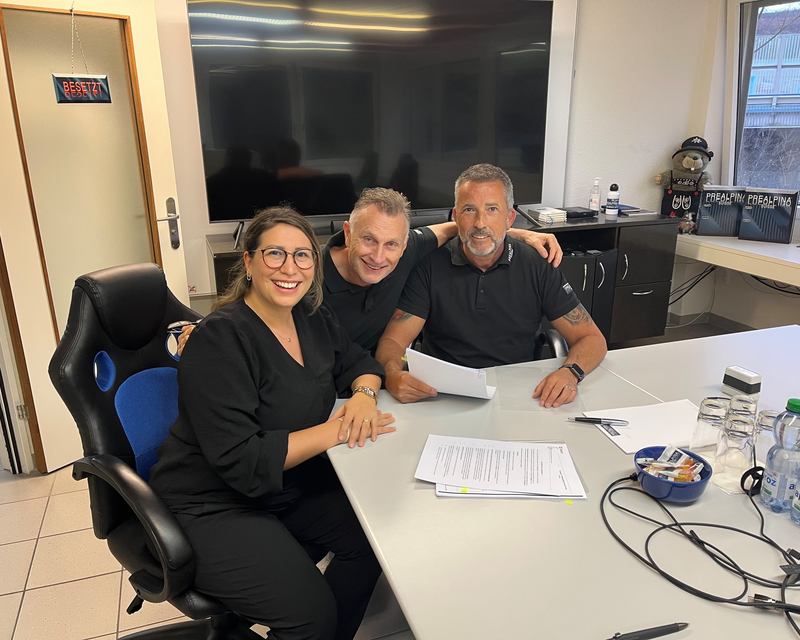 Seco Swiss and Prealpina signing distributor contract
